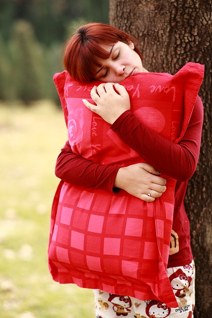 How to Reach Relaxation Using your Pillow