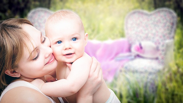 Breastfeeding Basics: How to Avoid Back Pain